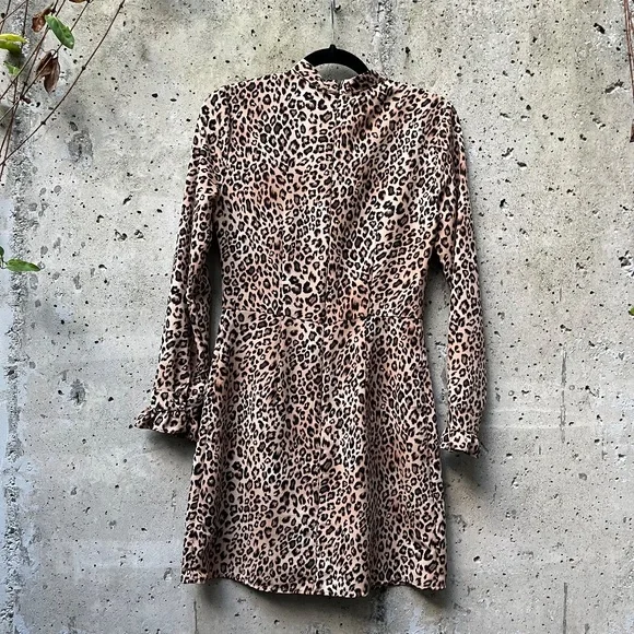TOPSHOP Leopard Print Ruffle Mini Dress, Size 4 - Picture 5 of 8